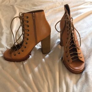 SOLD** NWOT Jeffrey Campbell x Free People Palermo lace up Heel
